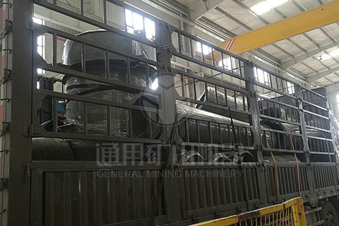 通用礦機YGM95高壓雷蒙磨粉生產線裝車
